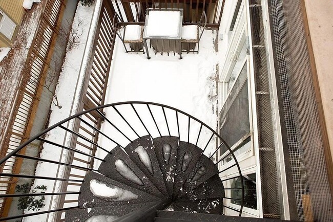 Photo - 159 W 6th St Apartment Unit 1