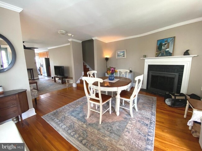 Photo - 20 E Abington Ave