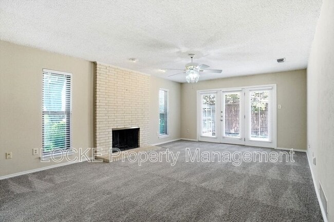 Photo - 4917 Ledgestone Dr