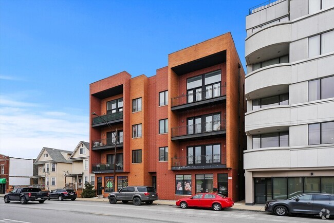 Building Photo - 5010 W Lawrence Ave Rental