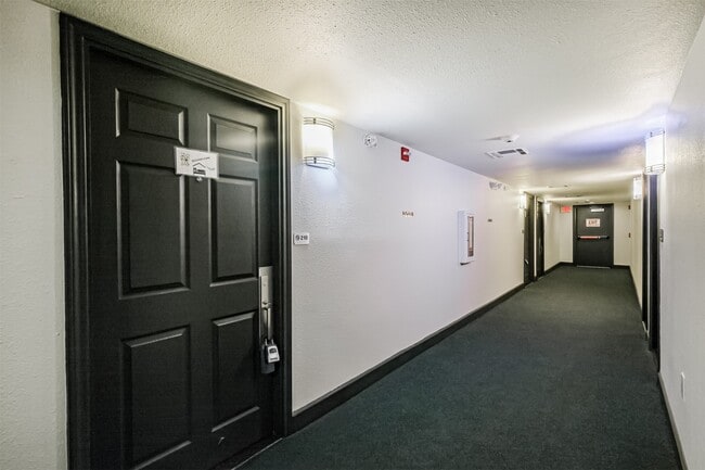 Building Photo - 1025 Swanson St Unit 210