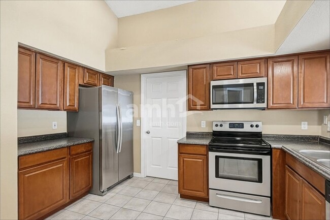 Photo - 950 Woodsong Way