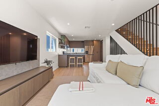 Photo - 621 1/2 North Mariposa Avenue, Los Angeles, CA 90004 - 3 BR 4 BA house