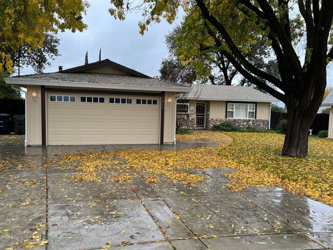 Building Photo - Charming Home With Detached Workshop And Studio!