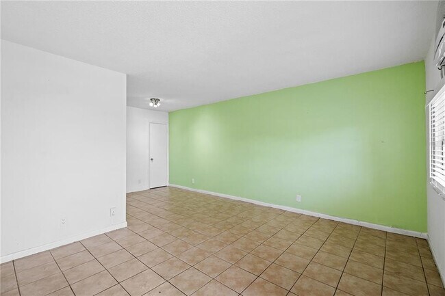 Photo - 1142 NE 4th Ave Unit 4