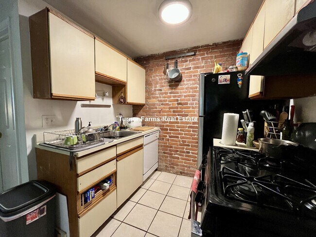 Photo - 66 Murdock St Unit 1