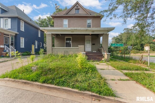 Building Photo - 1301 W Parkside Dr Rental
