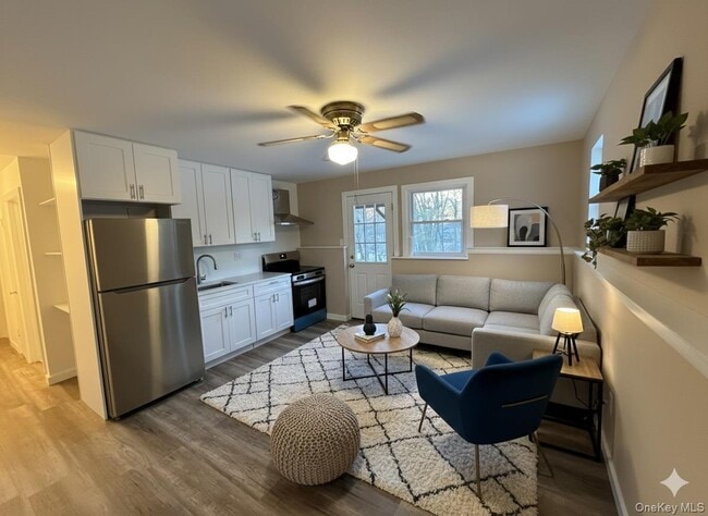 Building Photo - 125 Longdale Rd