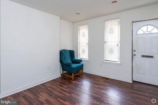 Building Photo - 1906 N Darien St Rental