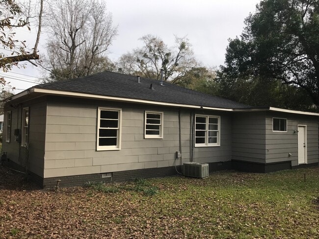 Photo - **AVAILABLE NOW**3 or 4 Bedroom / 1.5 Bathroom Home for Rent in Columbus, GA