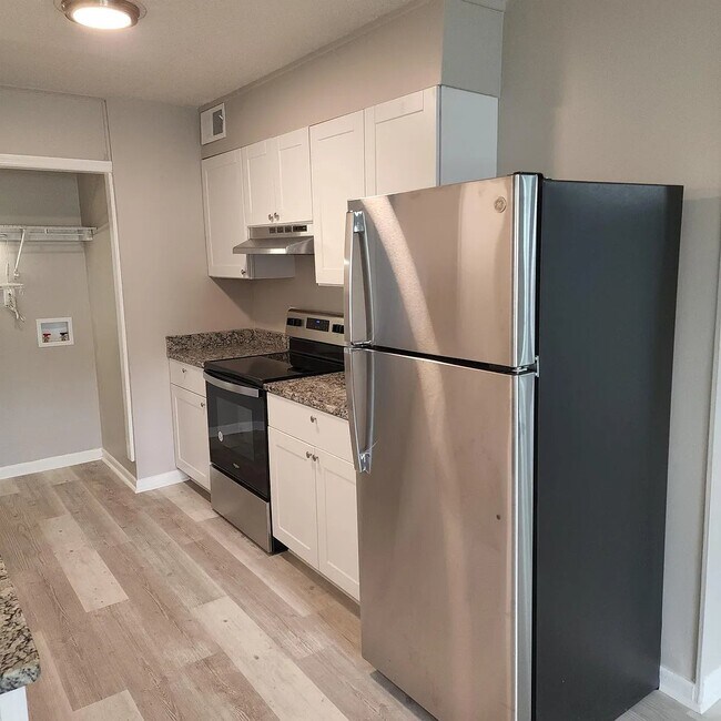 Photo - 211 Kirkland Pl