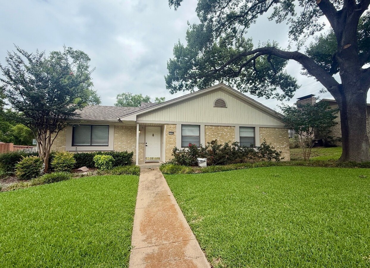 Photo - 3509 Wildwood Cir