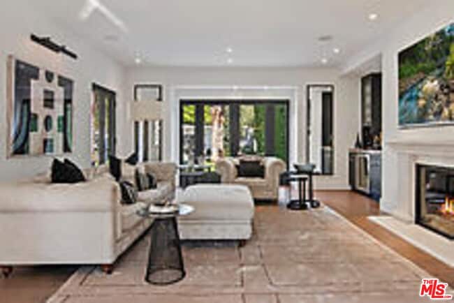 Photo - 704 N Palm Dr