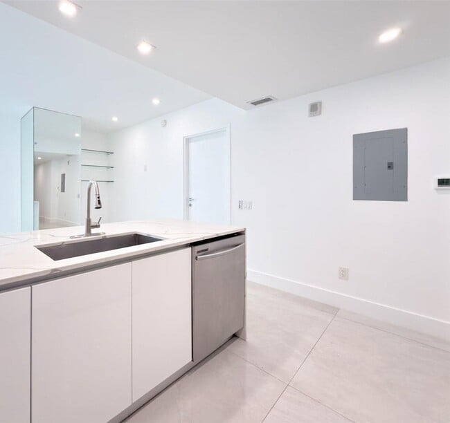Photo - 1300 Brickell Bay Dr Unit 3100