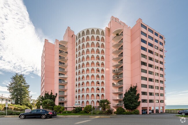 Building Photo - The Villa Maris