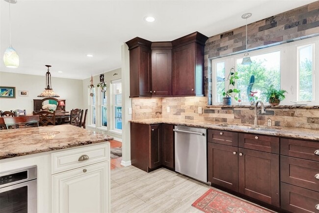 319 E Spring Valley Rd