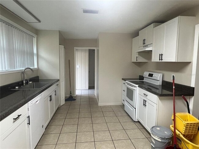 Photo - 1568 NE 10th St