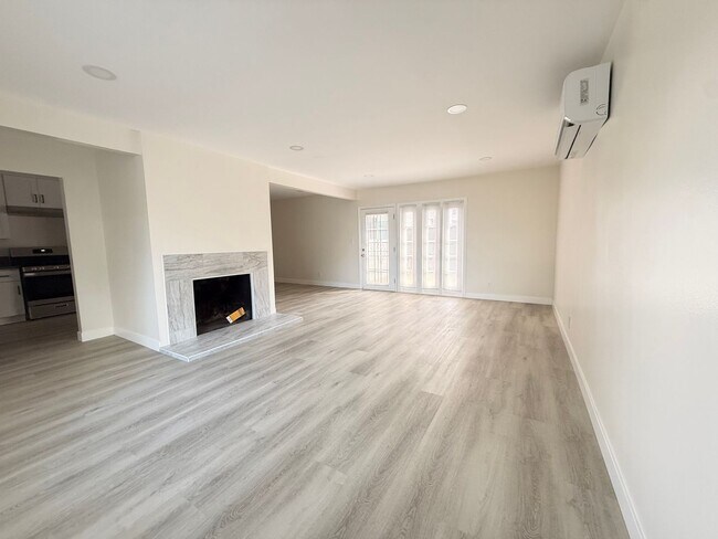 1994 S Park Ave Unit 1