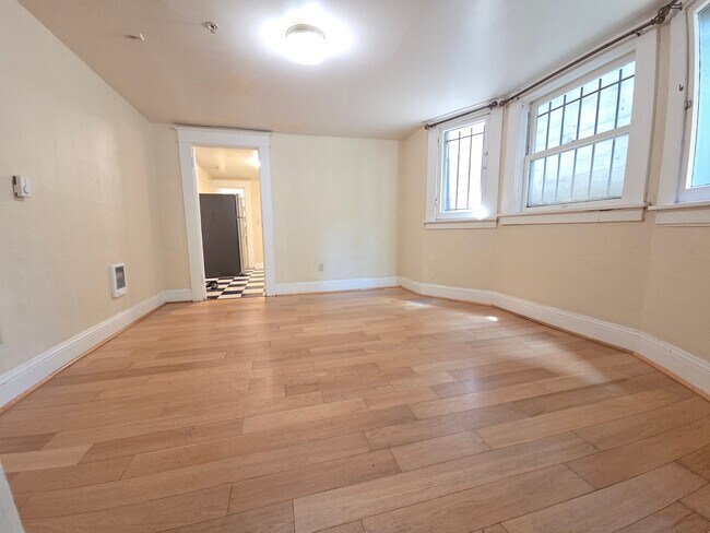 Photo - 2068 NW Flanders St Unit 8