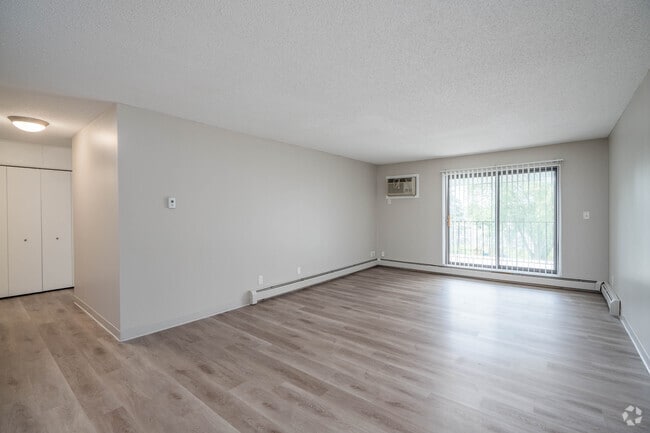 1BR,1BA - 795SF