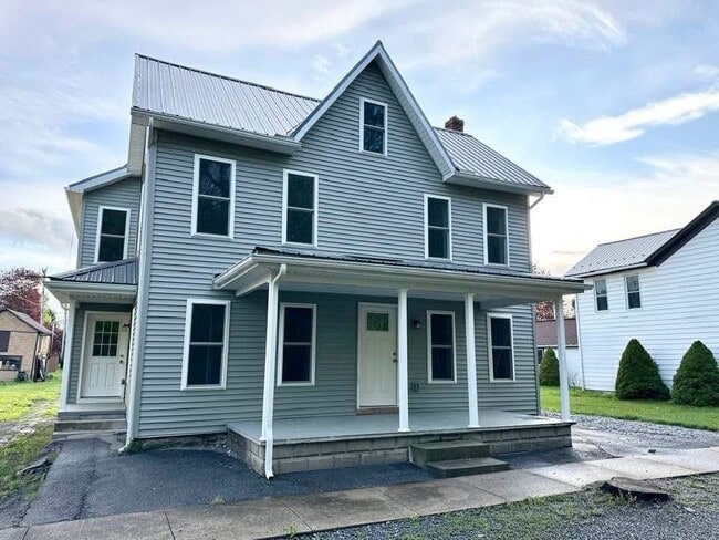 Building Photo - 106 Water St