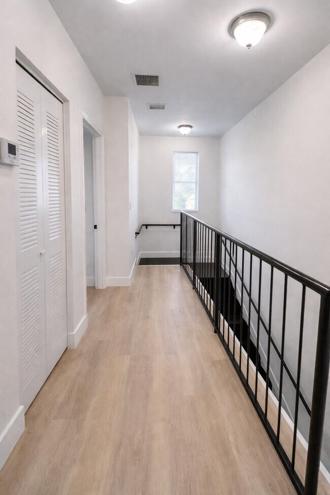 Photo - 720 NW 61st St