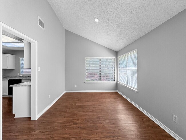 Photo - 6107 Ridge Top Ln