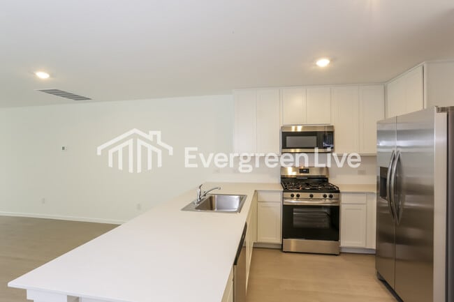 Photo - 1008 Calley Pear Trl