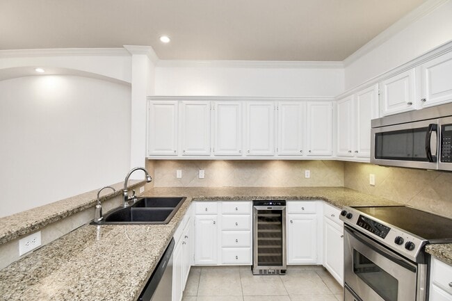 Photo - 2111 Welch St Unit B213