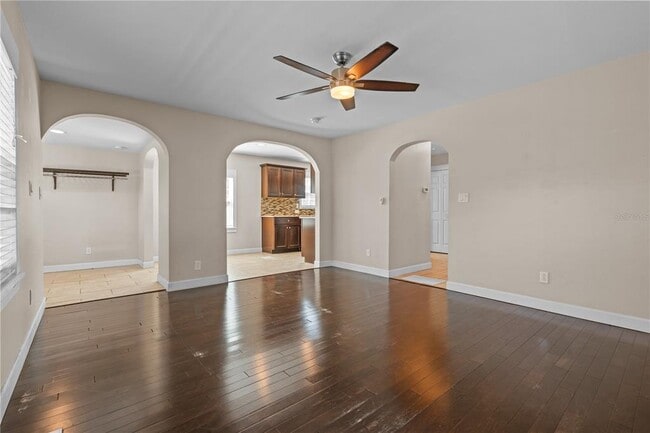Photo - 222 25th St N