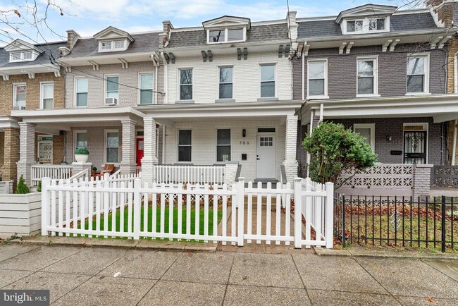 Photo - 706 Longfellow St NW Townhome