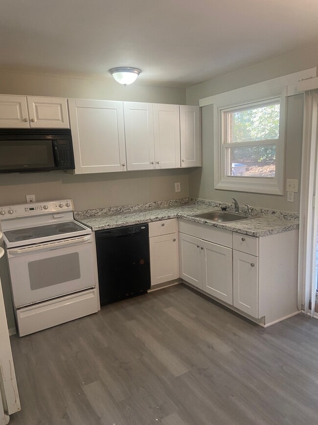 Photo - 526 Blendwood Dr