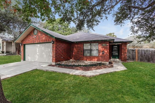 Building Photo - Spacious 3 bed Near Everything Northeast!