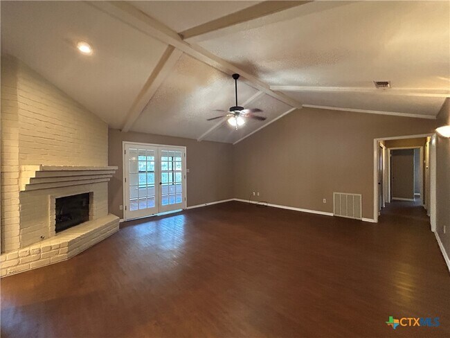 Photo - 826 Timber Dr