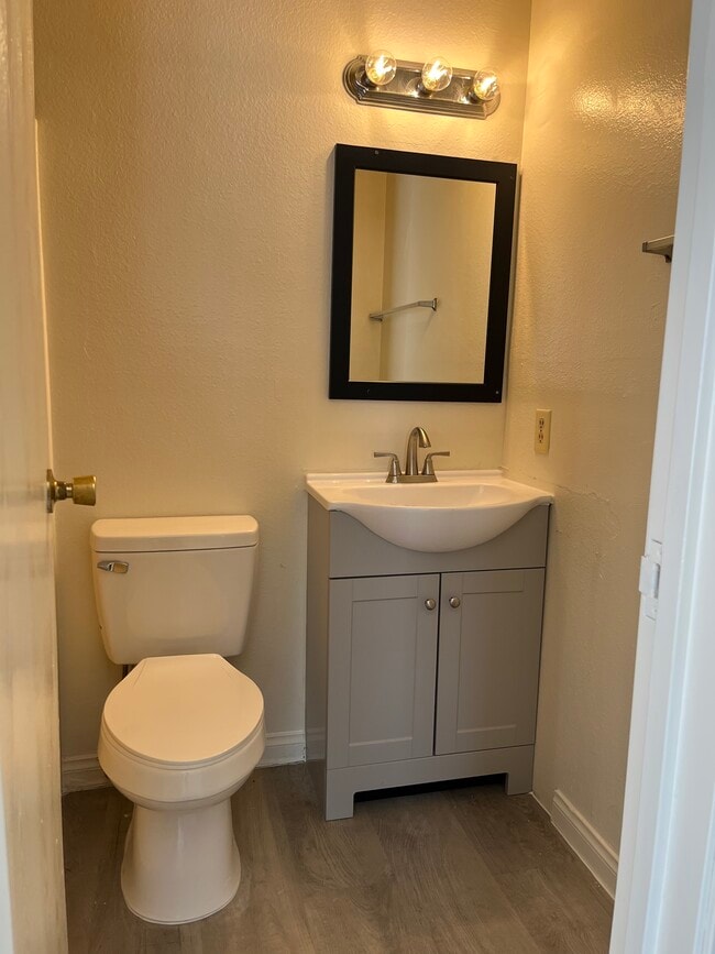 Photo - 4437 Newsom Cir Unit C