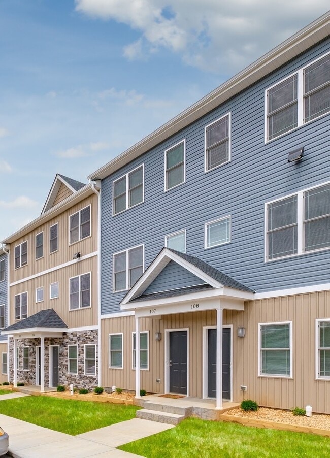 Building Photo - Staunton Apartments 301-314