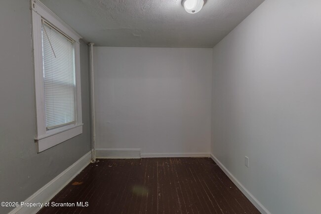 Photo - 623 E Elm St