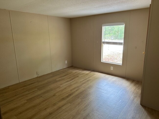 Photo - Well Maintained 2/2 home with fence enclosed