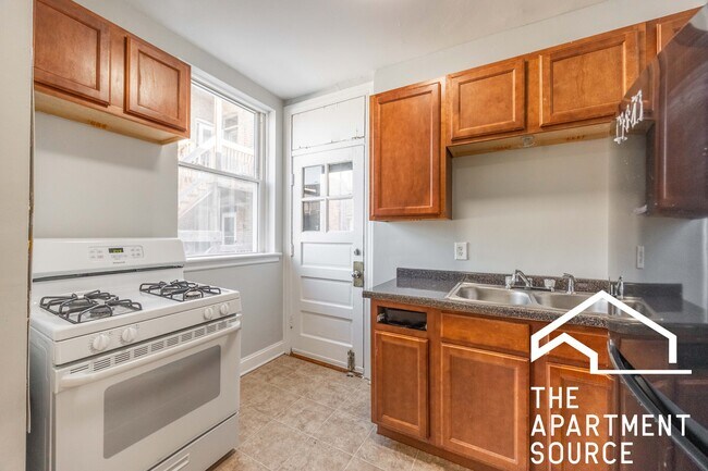 Photo - 2007 W Jarvis Ave