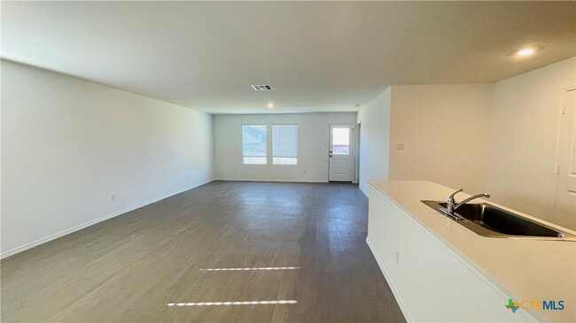 Photo - 1122 Campbellton Dr