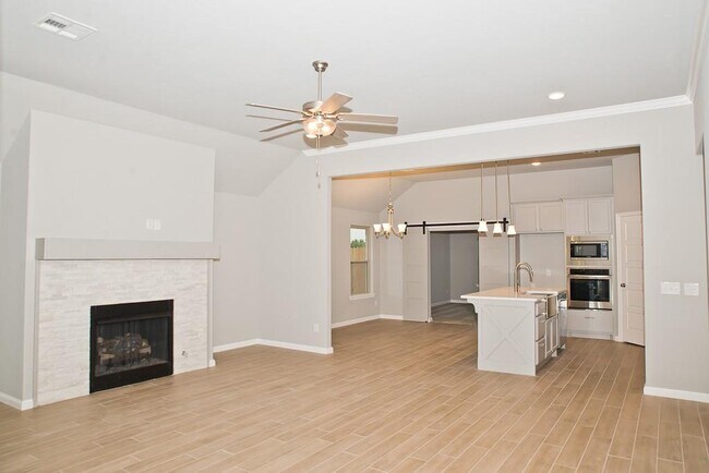 Photo - 1005 SW 140th St