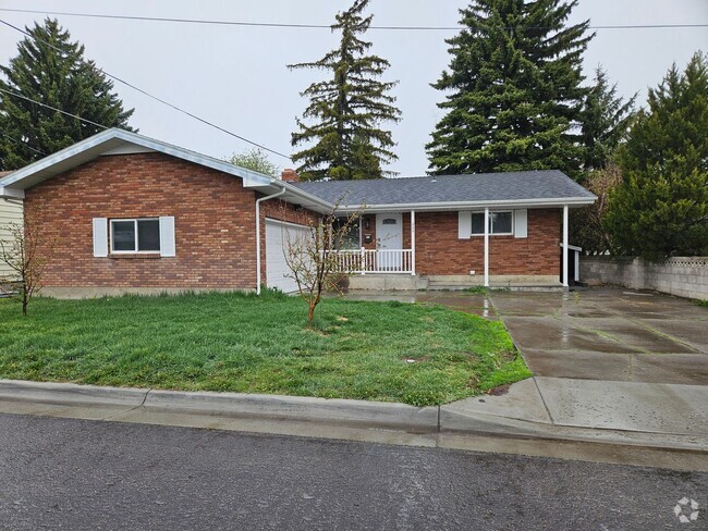 Building Photo - Hen-269 Unit 2- Basement Rental