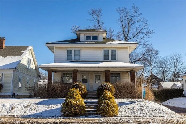 Building Photo - 823 S 9th St