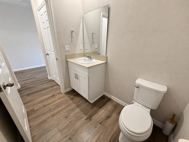 Photo - 1305 Current Pl