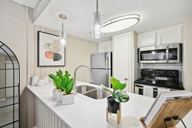 Lexington Apartment Homes