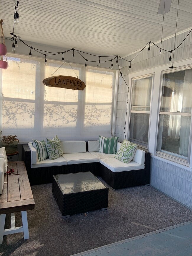 Photo - 4207 Barker Ave