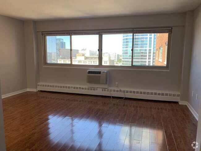 Building Photo - 2101 Chestnut St Unit 1626 Rental