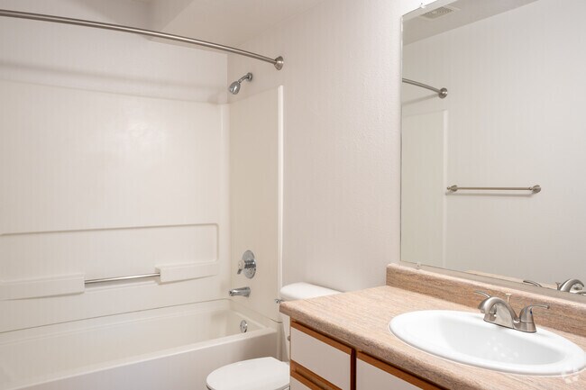 Cobble Creek 1x1, - 745SF - Bathroom - Summer Creek Apartments