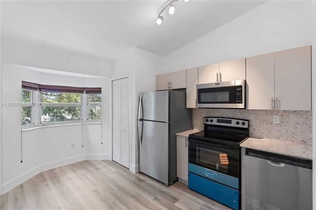 Photo - 2930-2912 SE 12th Rd Unit 204-31