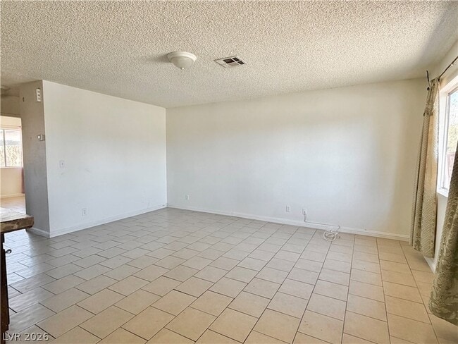Photo - 3717 Lillis Ave Unit B
